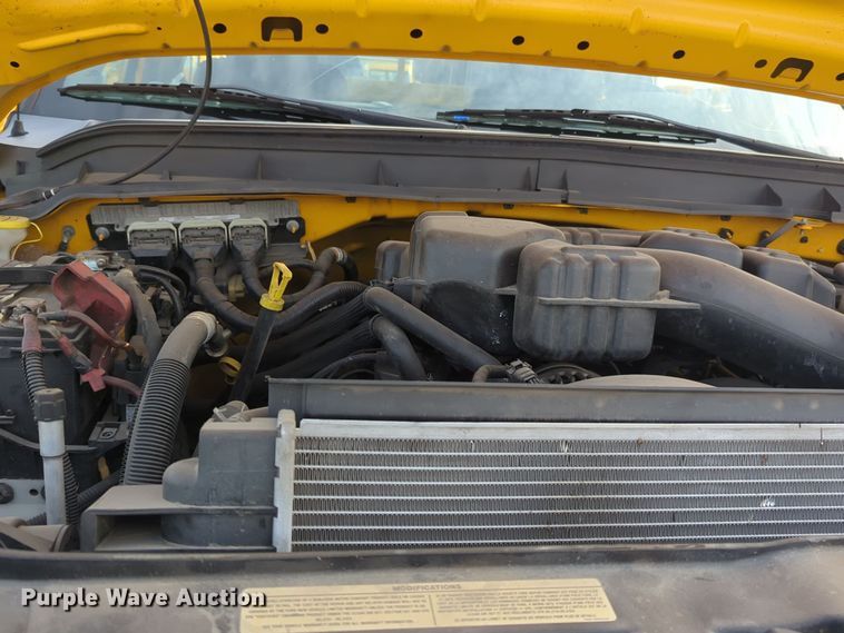 image for item ER4527 2015 Ford F350 Super Duty utility bed pickup truck