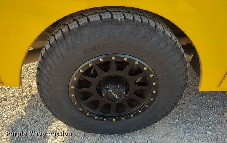 image for item ER4527 2015 Ford F350 Super Duty utility bed pickup truck