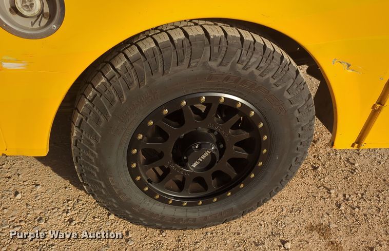 image for item ER4527 2015 Ford F350 Super Duty utility bed pickup truck