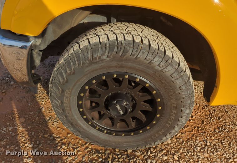 image for item ER4527 2015 Ford F350 Super Duty utility bed pickup truck