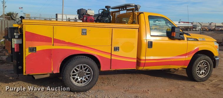 image for item ER4528 2016 Ford F350 Super Duty utility bed pickup truck