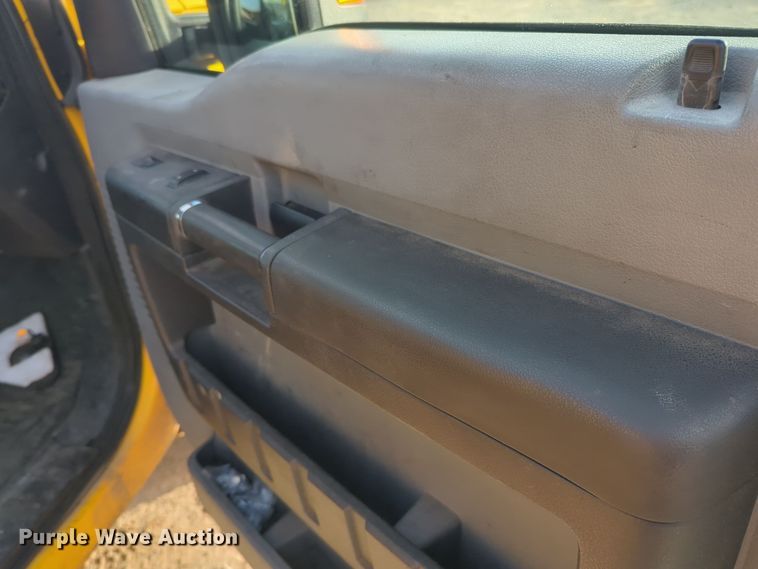 image for item ER4528 2016 Ford F350 Super Duty utility bed pickup truck