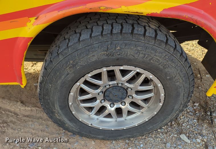 image for item ER4528 2016 Ford F350 Super Duty utility bed pickup truck