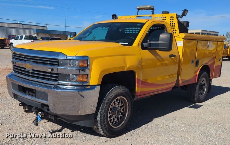 image for item ER4531 2016 Chevrolet Silverado 3500HD utility bed pickup truck