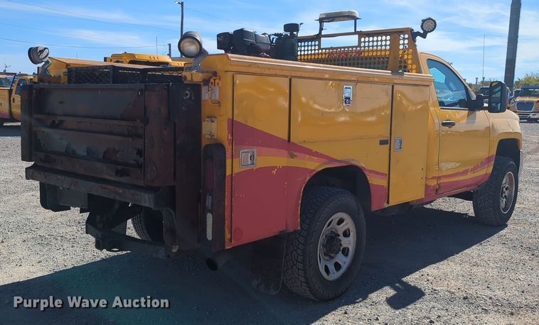 image for item ER4531 2016 Chevrolet Silverado 3500HD utility bed pickup truck