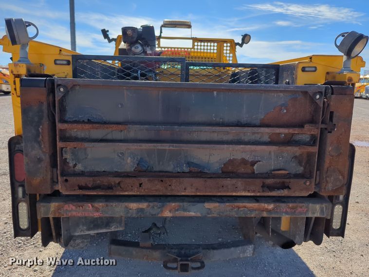 image for item ER4531 2016 Chevrolet Silverado 3500HD utility bed pickup truck