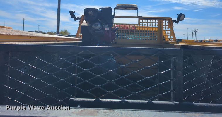 image for item ER4531 2016 Chevrolet Silverado 3500HD utility bed pickup truck