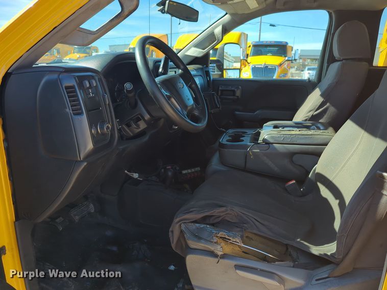 image for item ER4531 2016 Chevrolet Silverado 3500HD utility bed pickup truck