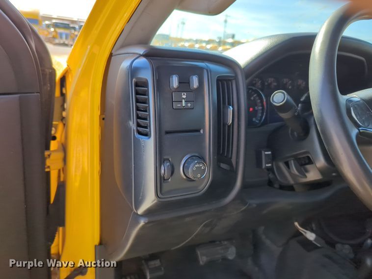 image for item ER4531 2016 Chevrolet Silverado 3500HD utility bed pickup truck