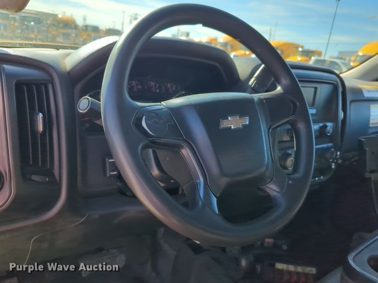 image for item ER4531 2016 Chevrolet Silverado 3500HD utility bed pickup truck