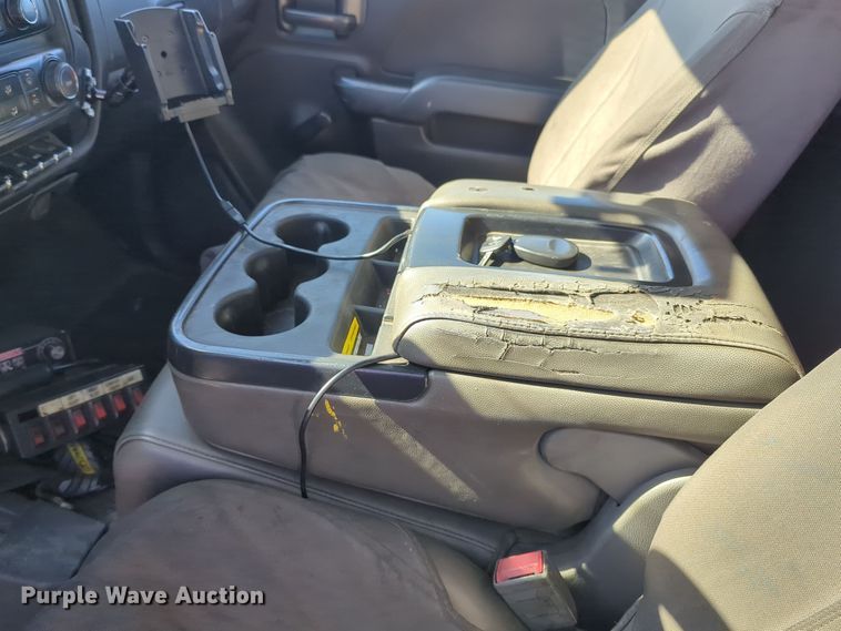 image for item ER4531 2016 Chevrolet Silverado 3500HD utility bed pickup truck