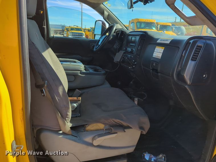 image for item ER4531 2016 Chevrolet Silverado 3500HD utility bed pickup truck