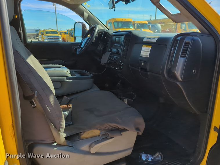 image for item ER4531 2016 Chevrolet Silverado 3500HD utility bed pickup truck