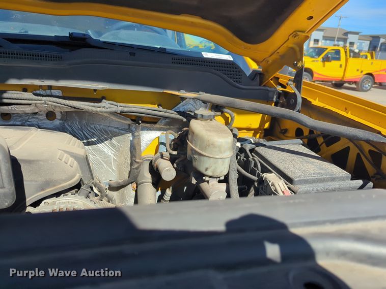 image for item ER4531 2016 Chevrolet Silverado 3500HD utility bed pickup truck