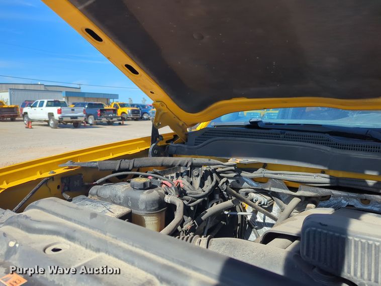 image for item ER4531 2016 Chevrolet Silverado 3500HD utility bed pickup truck