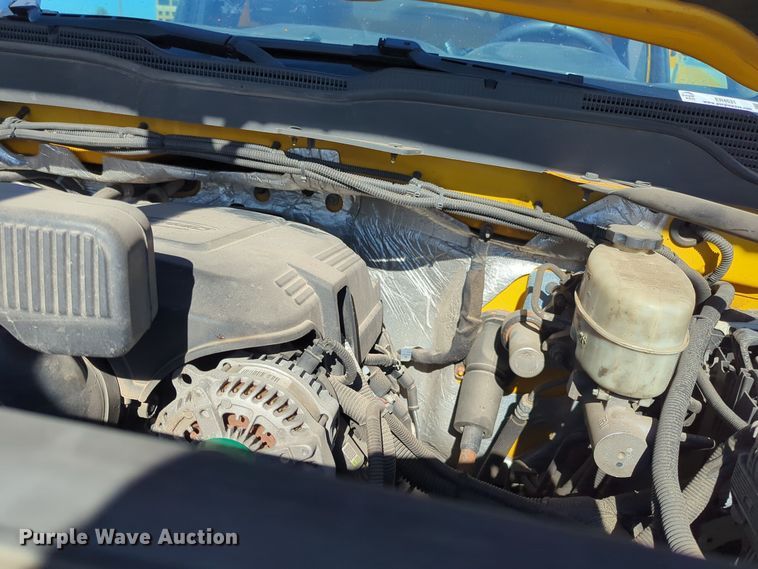 image for item ER4531 2016 Chevrolet Silverado 3500HD utility bed pickup truck