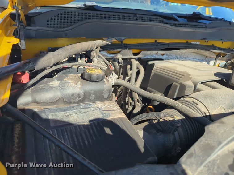 image for item ER4531 2016 Chevrolet Silverado 3500HD utility bed pickup truck