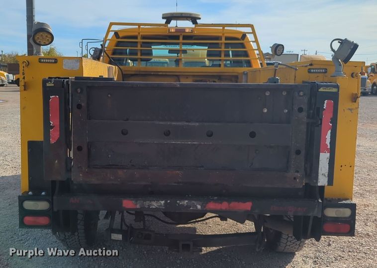 image for item ER4534 2015 Ford F350 Super Duty utility bed pickup truck