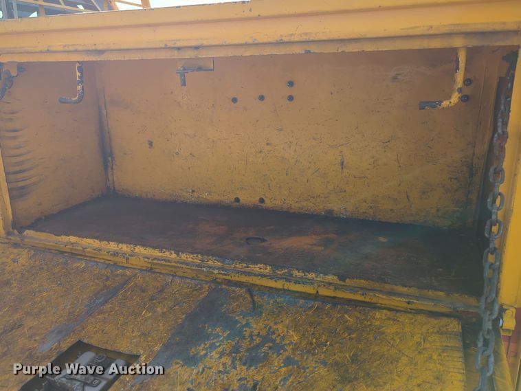 image for item ER4534 2015 Ford F350 Super Duty utility bed pickup truck