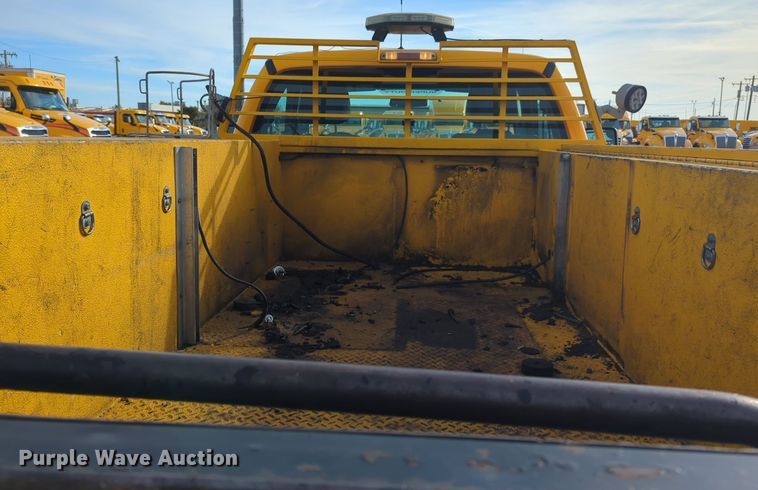 image for item ER4534 2015 Ford F350 Super Duty utility bed pickup truck