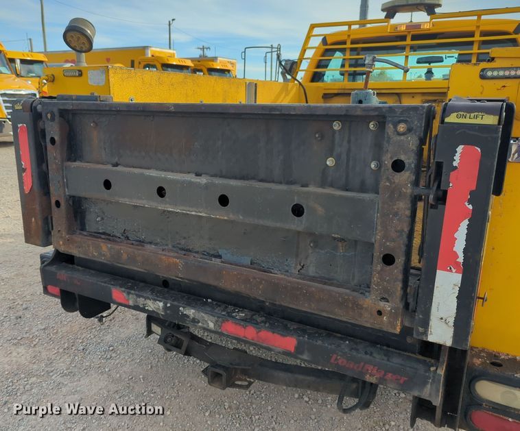 image for item ER4534 2015 Ford F350 Super Duty utility bed pickup truck