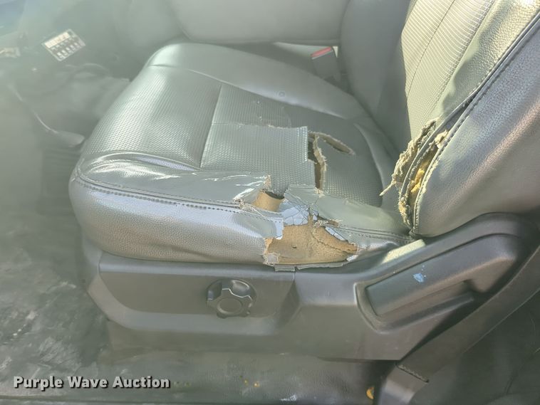 image for item ER4534 2015 Ford F350 Super Duty utility bed pickup truck