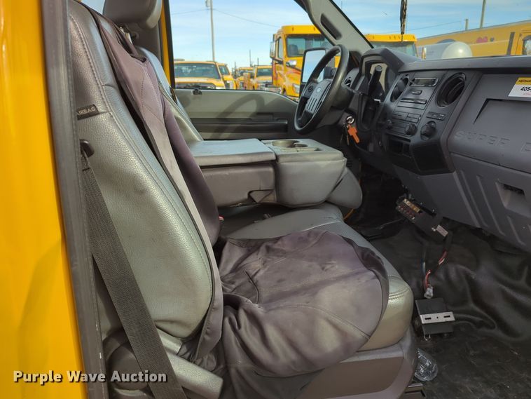 image for item ER4534 2015 Ford F350 Super Duty utility bed pickup truck