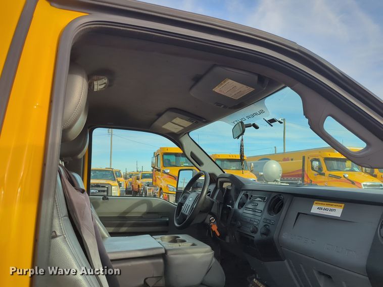 image for item ER4534 2015 Ford F350 Super Duty utility bed pickup truck