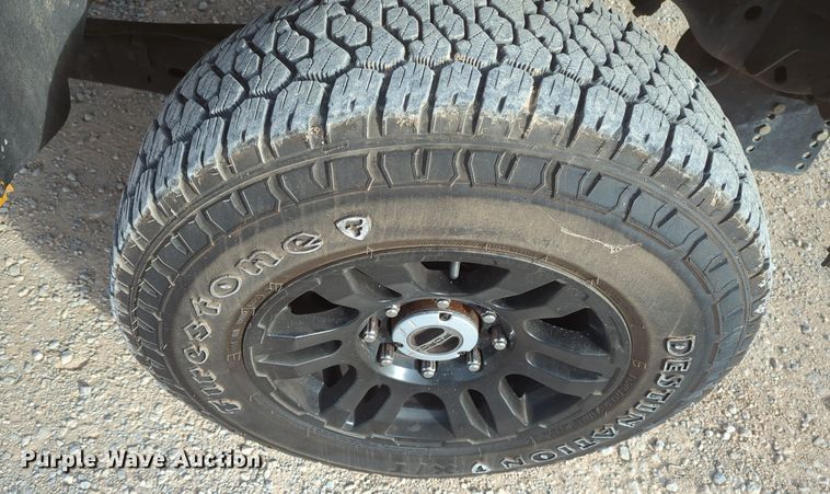 image for item ER4534 2015 Ford F350 Super Duty utility bed pickup truck