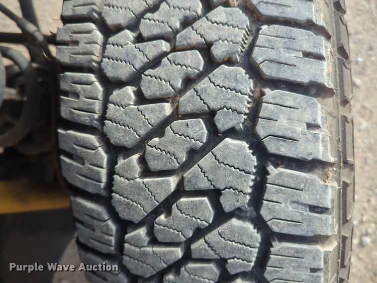 image for item ER4534 2015 Ford F350 Super Duty utility bed pickup truck