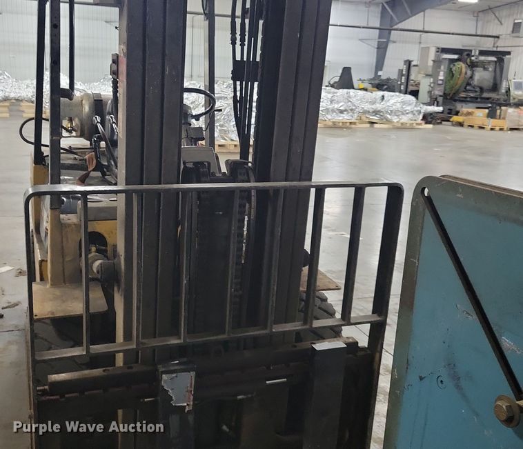 image for item JO9347 Caterpillar 60 forklift