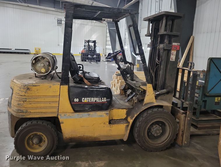 image for item JO9347 Caterpillar 60 forklift