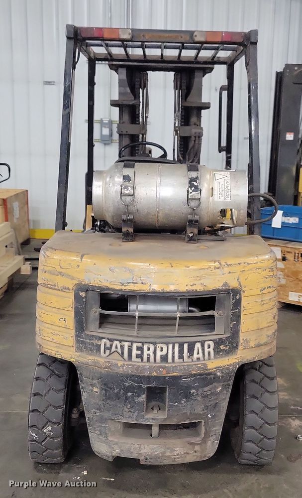 image for item JO9347 Caterpillar 60 forklift