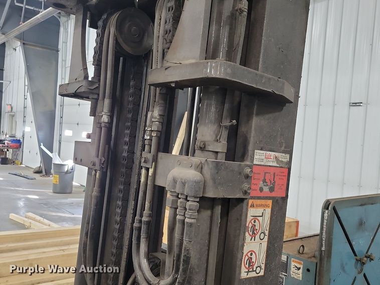 image for item JO9347 Caterpillar 60 forklift