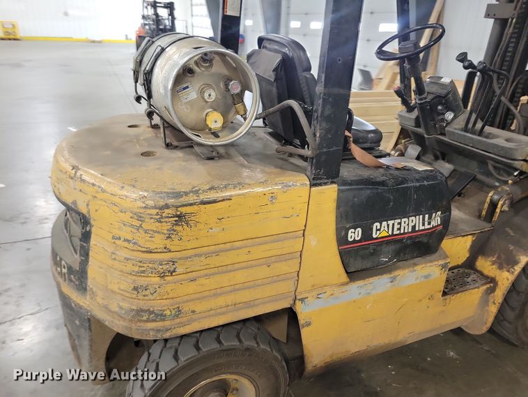 image for item JO9347 Caterpillar 60 forklift