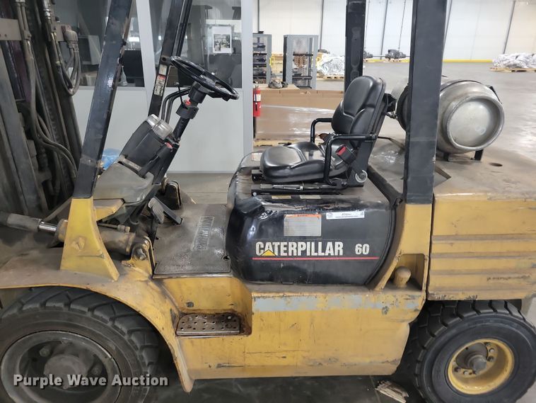 image for item JO9347 Caterpillar 60 forklift