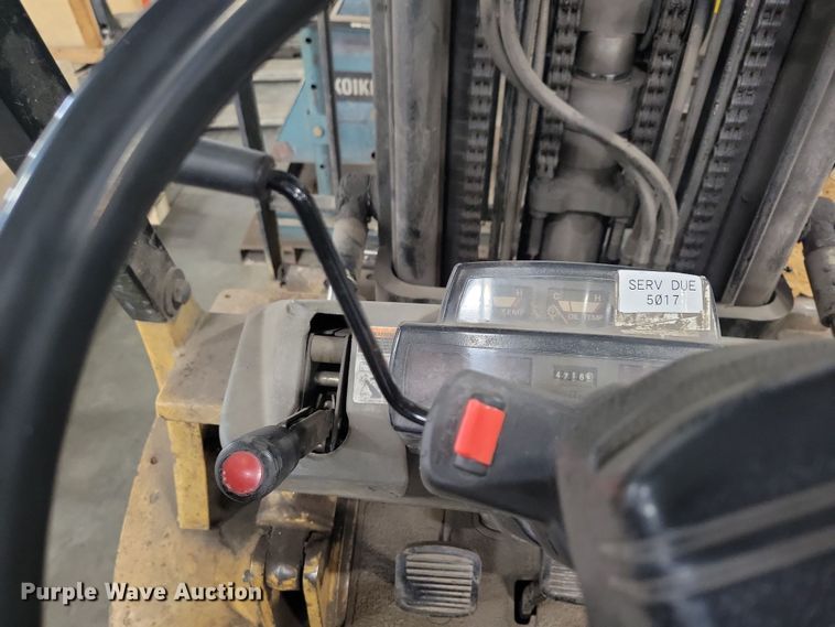 image for item JO9347 Caterpillar 60 forklift