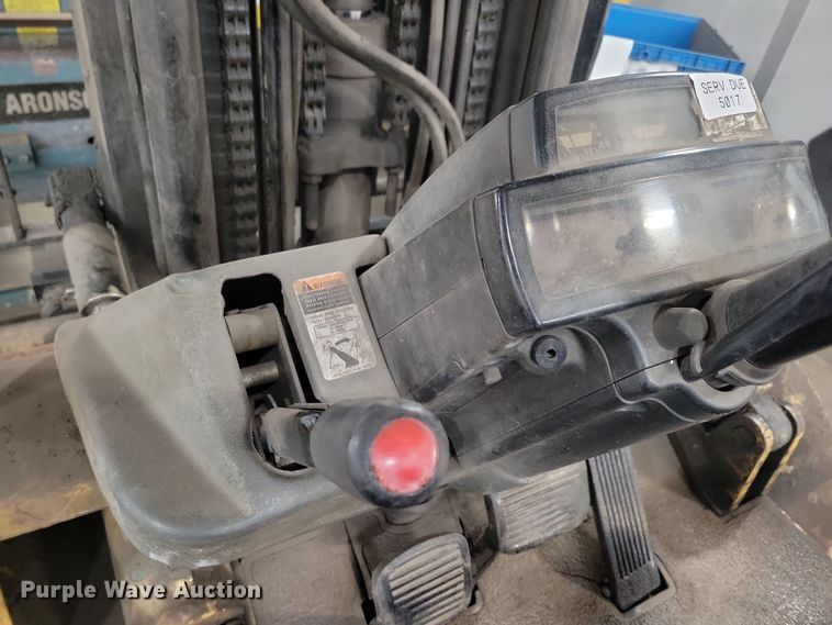 image for item JO9347 Caterpillar 60 forklift