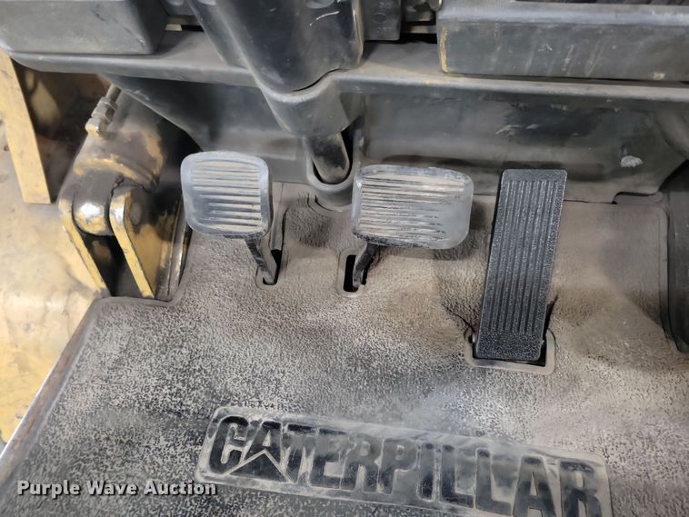 image for item JO9347 Caterpillar 60 forklift