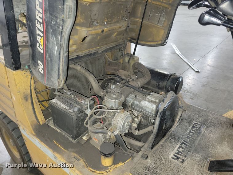 image for item JO9347 Caterpillar 60 forklift