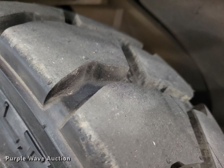 image for item JO9347 Caterpillar 60 forklift