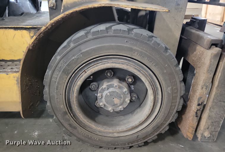 image for item JO9347 Caterpillar 60 forklift