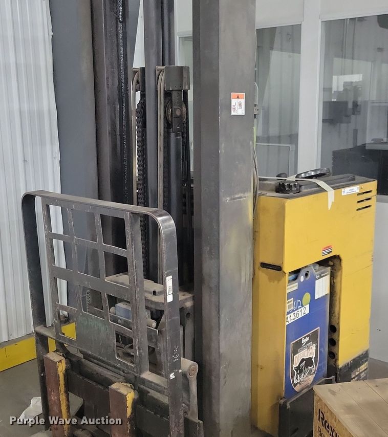 image for item JO9348 Caterpillar NRR40 forklift