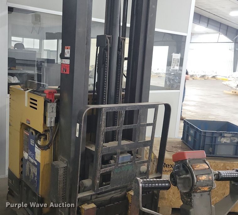 image for item JO9348 Caterpillar NRR40 forklift