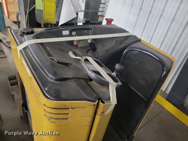 image for item JO9348 Caterpillar NRR40 forklift