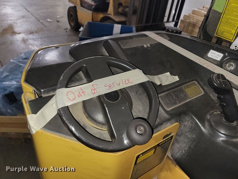 image for item JO9348 Caterpillar NRR40 forklift