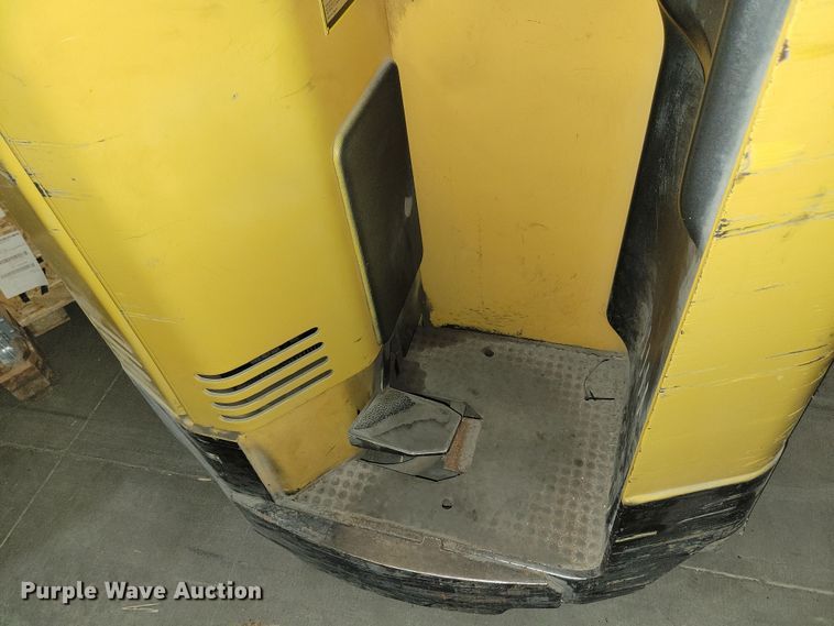 image for item JO9348 Caterpillar NRR40 forklift