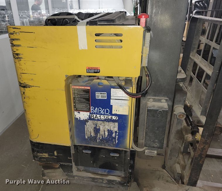 image for item JO9348 Caterpillar NRR40 forklift