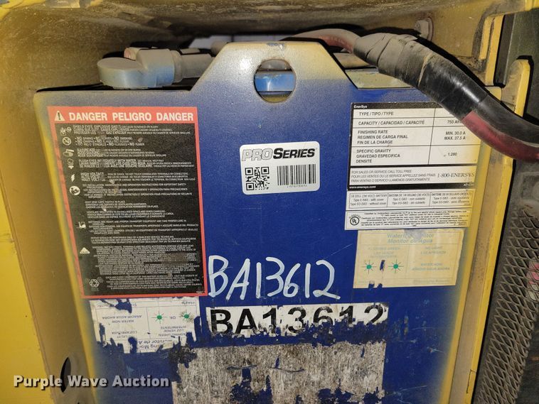 image for item JO9348 Caterpillar NRR40 forklift