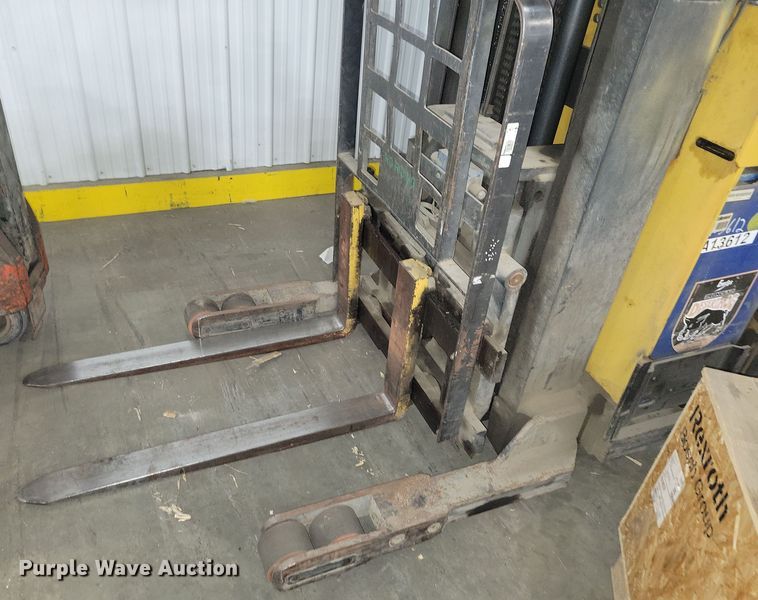 image for item JO9348 Caterpillar NRR40 forklift